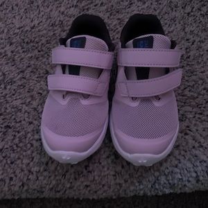 Nike toddler shoes size 8